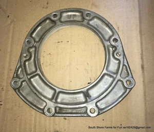 FABRICANTE DE EQUIPOS ORIGINALES BOBCAT S250 KUBOTA V3800 SOPORTE DE SELLO TRASERO MOTOR 6680704 OTROS - Imagen 1 de 2