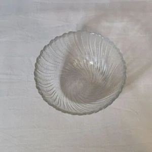 Cuenco de caramelos de vidrio transparente con patrón giratorio - Imagen 1 de 5