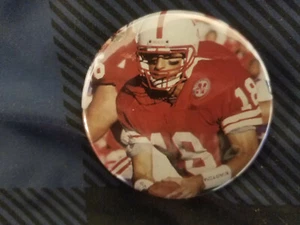 NEBRASKA CORNHUSKERS BROOK BERRINGER BOTÓN PINBACK - Imagen 1 de 1