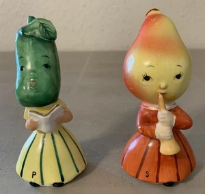 Vintage Napco Anthropomorphic Salt & Pepper Shakers Pear & Cucumber People - Picture 1 of 6