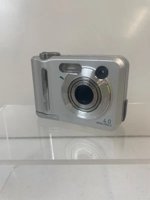 Casio QV-R40 4.0MP Digital Camera (Tested Working) NO BATTERY OR SD CARD - Image 1 of 4
