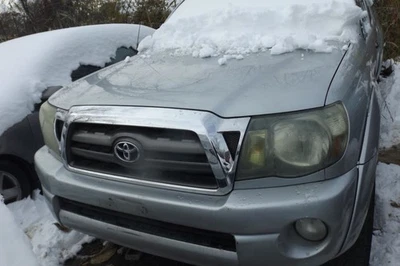 Driver Left Headlight Without Sport Package Fits 05-11 TACOMA 1698829 - Image 1 of 4