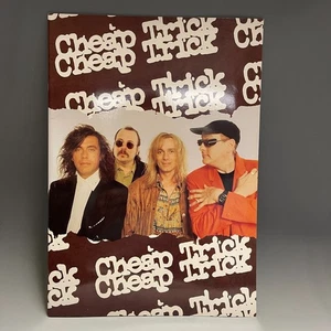 Libro folleto oficial del programa de conciertos en vivo de la gira japonesa de 1990 de CHEAP TRICK - Imagen 1 de 4