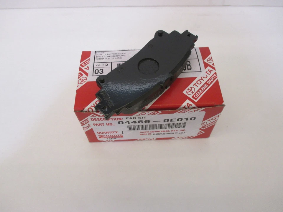 LEXUS OEM FACTORY REAR BRAKE PAD SET 2010-2015 RX350 RX450H 04466-0E010 - Image 1 of 1