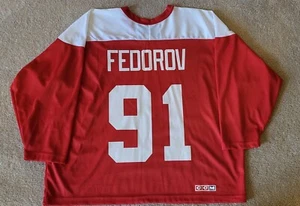 Vintage CCM Sergei Fedorov #91 Detroit Red Wings NHL Rot Trikot Gr. XXL Neu mit Etikett - Bild 1 von 9