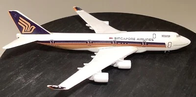 Singapore Airlines Megaton Scale 1/400 Boeing 747-400 9v-SMA Diecast Airplane✈🛫 - Image 1 of 4