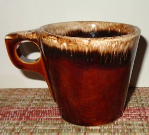 TAZA TAZA 3 3/4" T posiblemente casco sin marca esmalte goteo marrón a prueba de horno EE. UU. de colección - Imagen 1 de 4