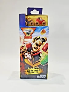 Monster Jam Boneyard Blaster Playset con 2 Mini Camion Giocattolo e Lanciatore - Foto 1 di 3
