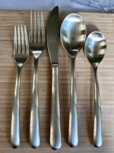 5 Stück Williams Sonoma/Cambridge SOIREE Besteck 18/10 Edelstahl GOLD - Bild 1 von 2