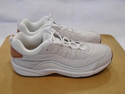 EASY SPIRIT size 9W Romy Walking Shoes White Suede - *pristine, only worn once* - Image 1 of 4