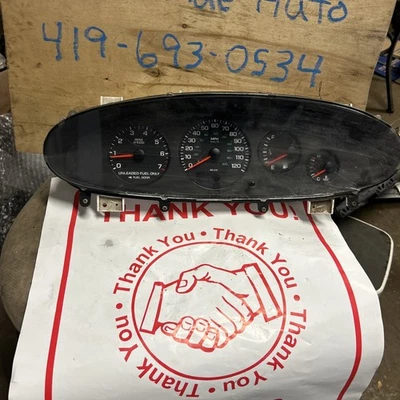 Cuadro de instrumentos Plymouth Breeze 1999-2000 Foto 1 de 4