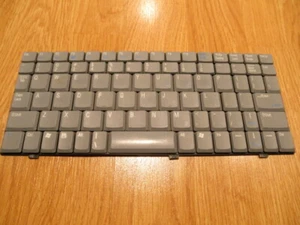 Averatec 3150 keyboard K981609M2, 71-710101-00 - Picture 1 of 3