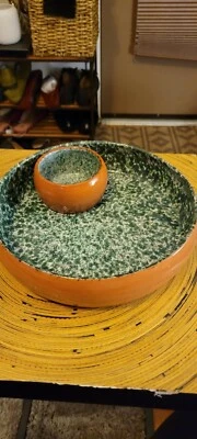 Plato de salsa y chips hecho a mano Foto 1 de 4