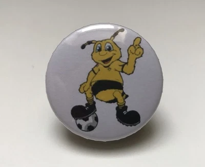 Button BVB Emma Pin Anstecker 37mm Borussia Dortmund kein Trikot/Schuhe/Tor - Bild 1 von 2