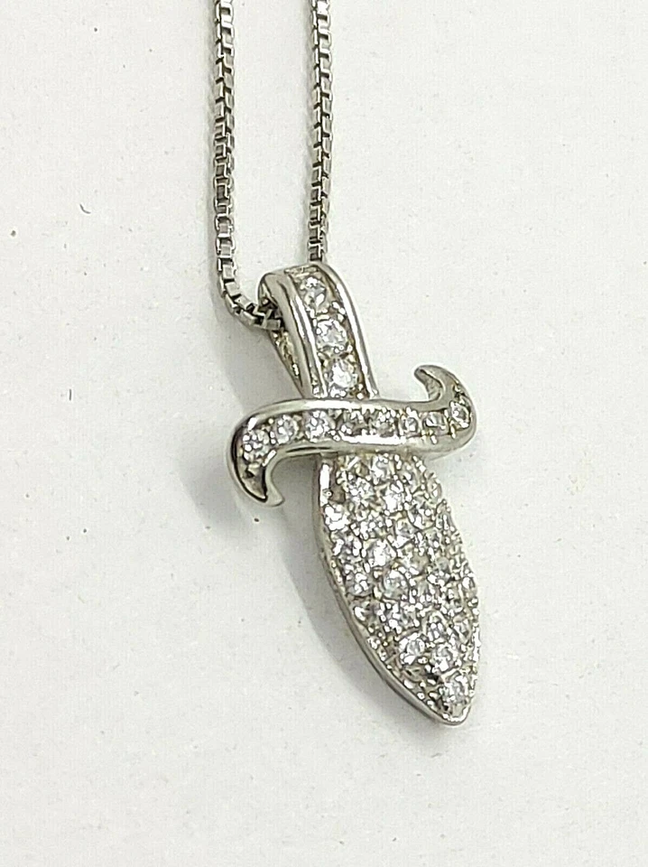  CIONDOLO  in argento 925/1000 con zirconi bianchi +catenina omaggio .  - Immagine 1 di 4