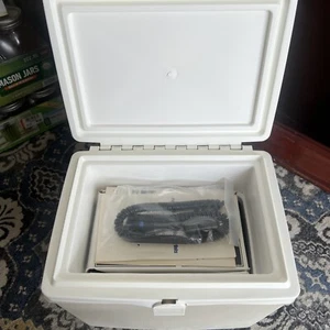 Igloo Kool Made 8 Quart Portable Thermo Electric Cooler & Warmer LN - Picture 1 of 8