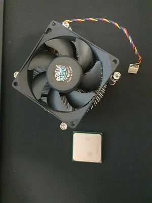 AMD FX-700 Series FD770K Velocità di clock: 3,5 GHz turbo: 3,9 GHz Socket:FM2+ - Immagine 1 di 4