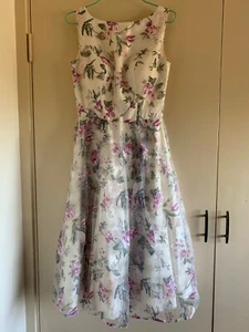 Chi Chi London White Floral Tuille Dress Size 6 - Picture 1 of 5