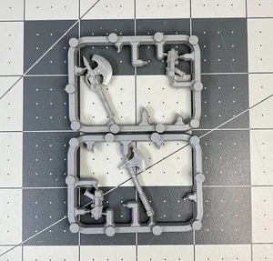 Vintage 40K SPACE MARINE CLOSE COMBAT WEAPONS Partial SPRUES X2 GW 1996 BD25 - Picture 1 of 1