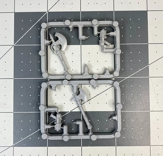 Vintage 40K SPACE MARINE CLOSE COMBAT WEAPONS Partial SPRUES X2 GW 1996 BD25 - Image 1 of 1