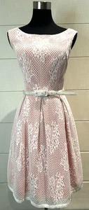 Review Brand Women’s Dress Fit&Flare Style White&Pink Size 10 - Picture 1 of 13
