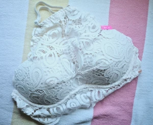 Victoria's Secret Pink Crochet Lace Push-up Halter Bralette White XS NWT - Picture 1 of 10