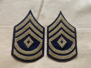 Difícil de encontrar antes de 1943 primer sargento par galón OD embr. lana marina de borde cortado - Imagen 1 de 2