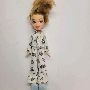 Vintage MGA 2001 Bratz Cloe Doll With Pajama Sleepwear, Slippers Slumber Party - Picture 1 of 5