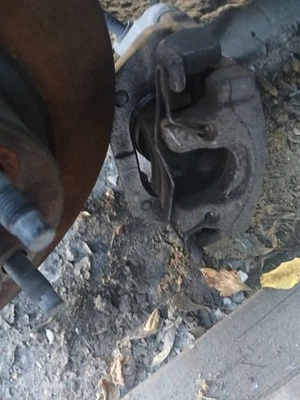 Pinza de freno trasera derecha Saturn Sky Pontiac Solstice 2007-2010 usada OEM Foto 1 de 4