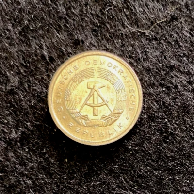 Monedas mundiales Alemania East 5 peniques 1989 UNC Foto 1 de 2