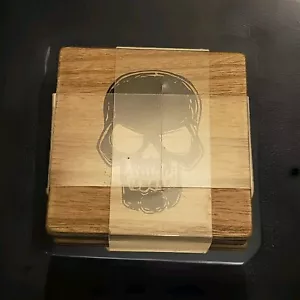 Set 4 sottobicchieri quadrati teschio legno punk gotico nuovi - Foto 1 di 2