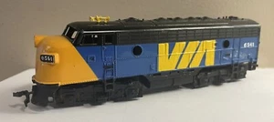 TYCO POWERED F7 VIA RAIL CN ENGINE LOCOMOTIVE HO SCALE EXCELLENT - Picture 1 of 7