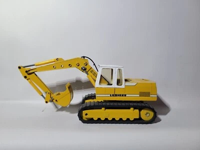 Conrad 1/50 Liebherr R922 Excavator - Image 1 of 4
