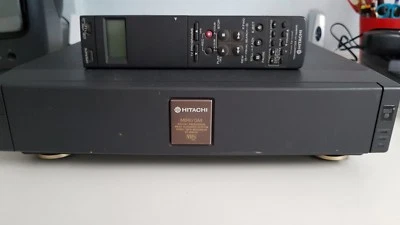 Videoregistratore HITACHI VT-M841E (non completamente funzionante) - Immagine 1 di 4