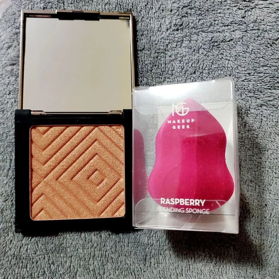 Makeup Geek Highlighter in Sunlight + Beauty Blender Combo Set - Изображение 1 из 1