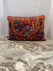 Aplique de arte popular Kuna Mola pájaro/pavo cosido a mano 15x10 almohada - Imagen 1 de 7