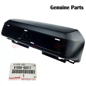Genuine Toyota Prado KZJ120 KDJ125 KDJ120 Rear Licence Number Plate Lamp Cover - Picture 1 of 3