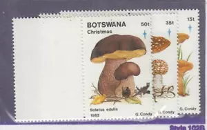 BOTSWANA (MK6263) # 321-324 VF-MNH 1sh 1982 MUSHROOMS WITH MARGIN CV $ 29 - Picture 1 of 1