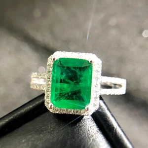 18K White Gold Filled Elegant Simulated Emerald Crystal Split Band Square Ring - Picture 1 of 12