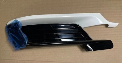 Lámpara antiniebla con soporte Lincoln Continental (LD9Z-15266-BA) LADO DEL CONDUCTOR LH NEGRO/BLANCO Foto 1 de 4