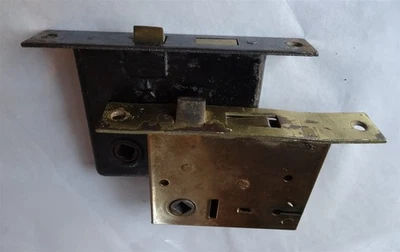 2 cerraduras de puerta de mortaja vintage con pestillo, perno muerto y placa frontal - solo piezas Foto 1 de 4