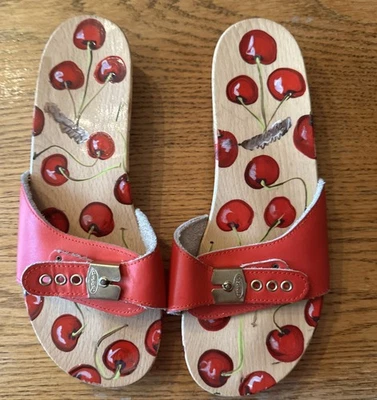 Vtg. Dr. Scholl's Size 9 Wooden The Original Exercise Sandals RED Hand Painted - Image 1 of 4