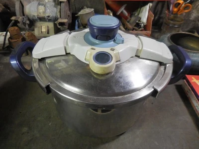 Cocotte minute inox Seb Clipso 8 litres tous feux - Photo 1/2