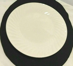 Gibson Dinner Plate 10.75" Bone/Antique white Sea shell Discontinued Retired - Picture 1 of 4