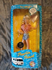 Barbie Remolque Basura Coleccionable Muñeca y Cerdo con Cigarrillo 1ª Edición (1999) - Imagen 1 de 14