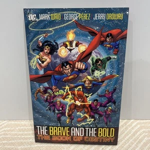 Brave And The Bold HC Vol 02 The Book Of Destiny by Mark Waid (Hardcover, 2008) - Foto 1 di 6