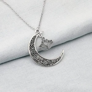 Frauen Schmuck Hohlmond Lotus Halskette Kreative Anhänger Nackenkette - Picture 1 of 12