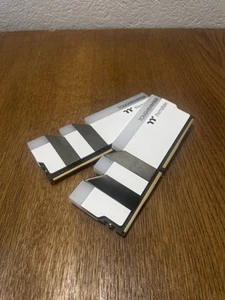 Thermaltake TOUGHRAM RGB WHITE 64GB (2x32GB) (DDR4-3600) DIMM. CL 18-20-20-39 - Bild 1 von 6