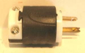 New P&S Rubber Dust Tight Straight Blade Plug Connector 15A 125V NEMA 5-15p - Picture 1 of 3