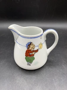 Antiker Nippon Kinder Milchkrug Junge spielt Fang mit Puppe handbemalt - Bild 1 von 13